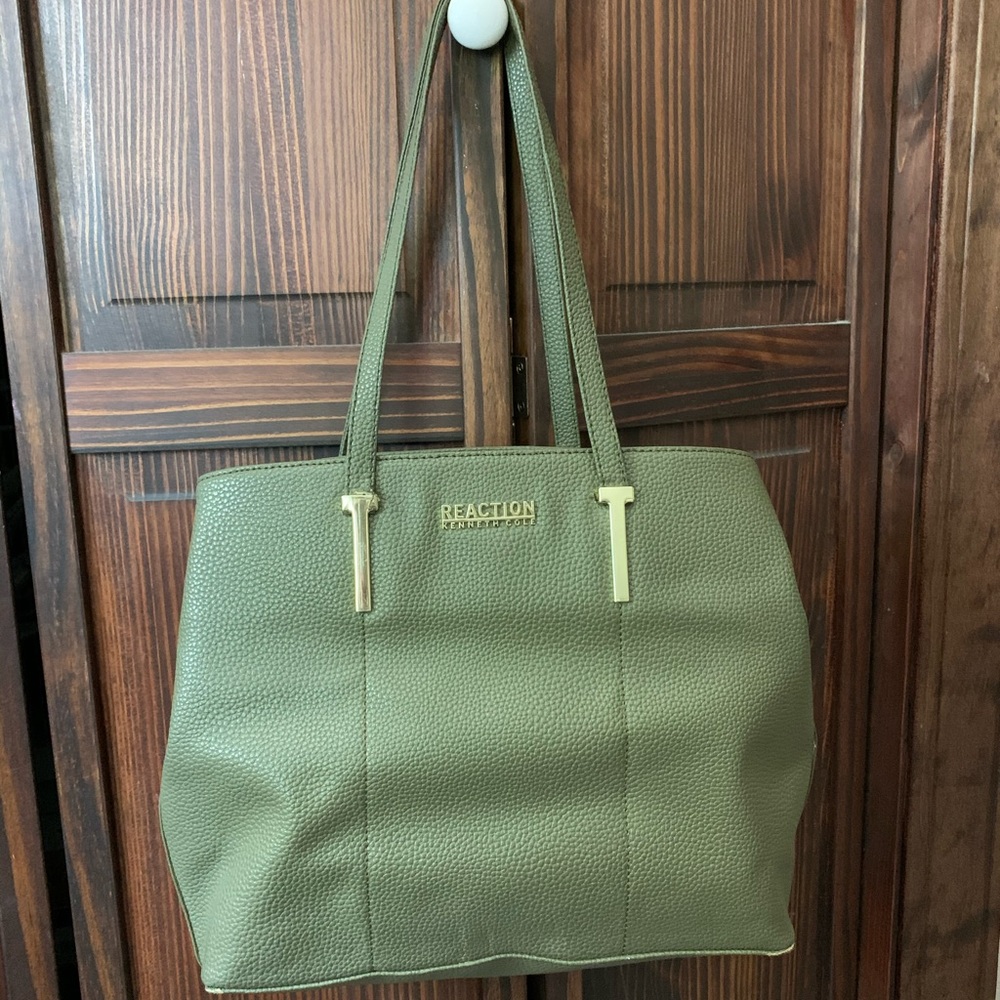 Kenneth Cole olive green shoulder purse